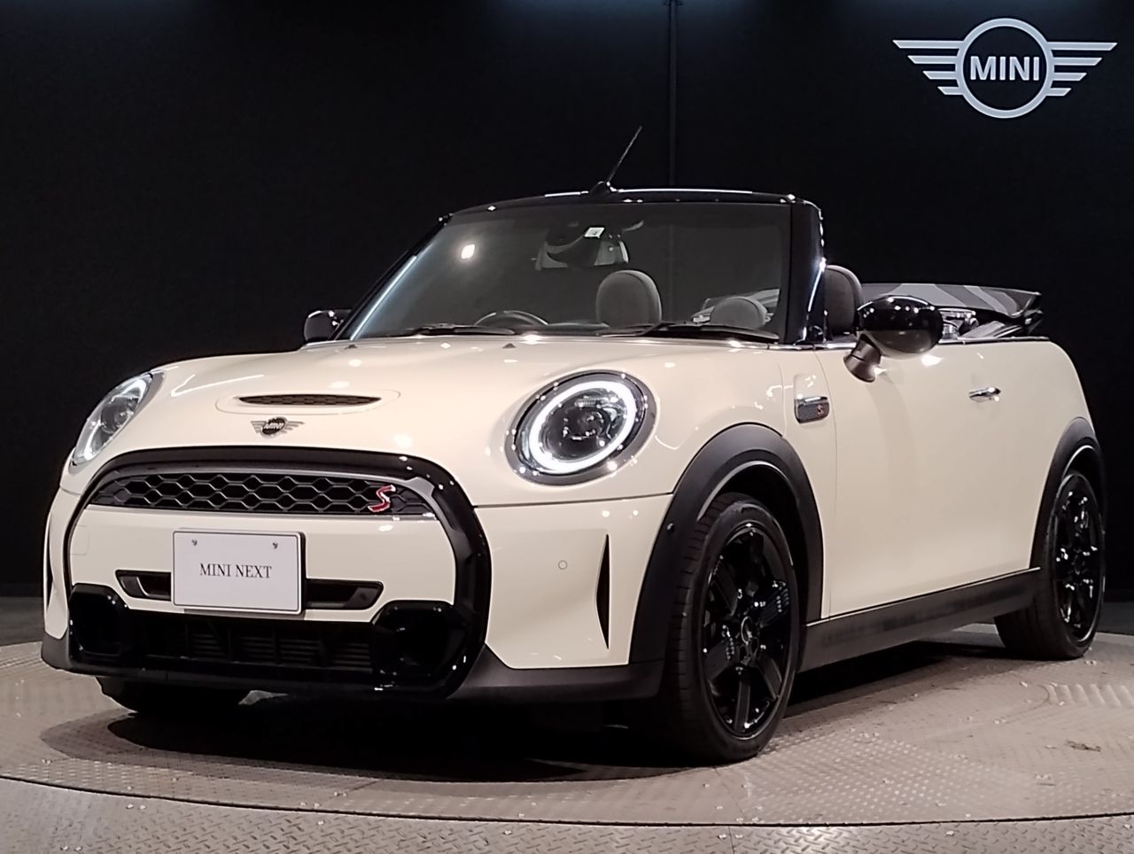 THE NEW MINI COOPER S CONVERTIBLE.