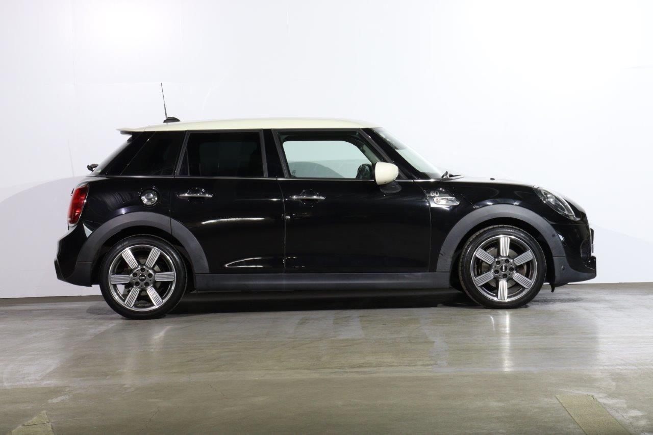 F55 COOPER S D(AT)