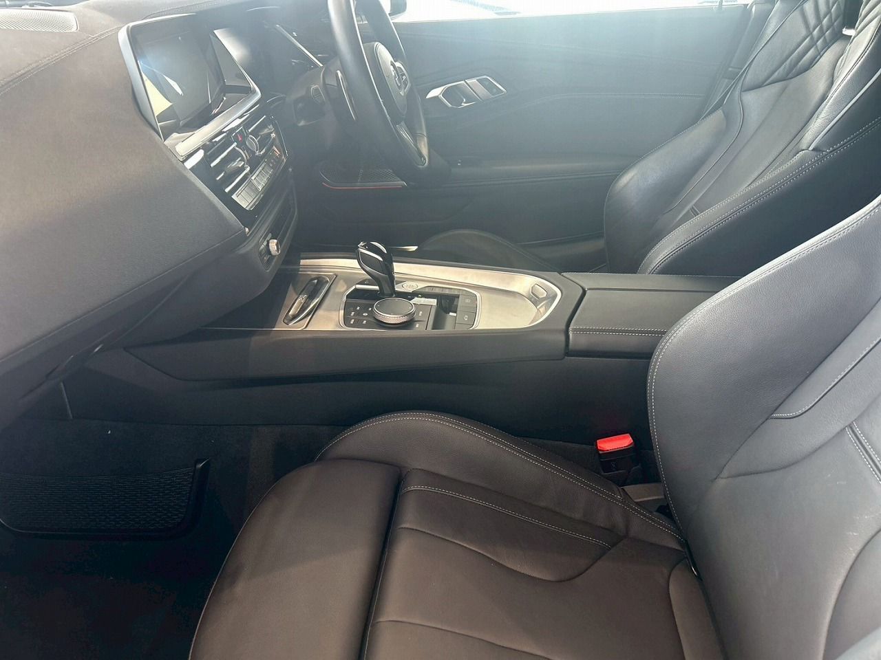 G29 Z4 M40i RHD