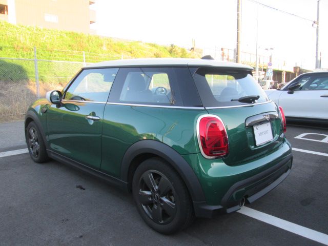 MINI Cooper F56 RHD