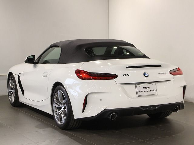 G29 z4 sDrive20i RHD