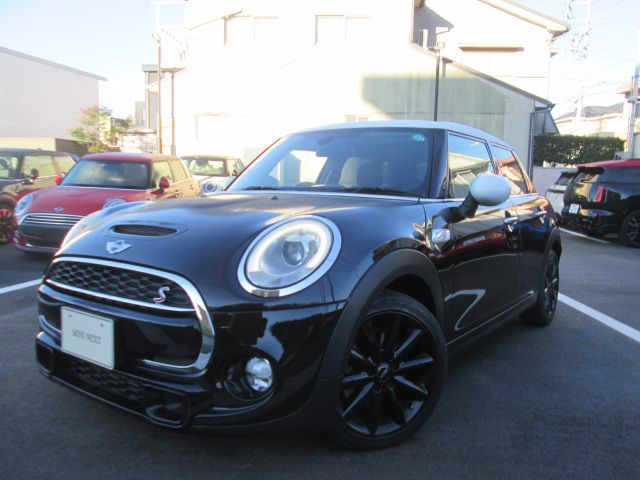 F55 COOPER S D(AT)