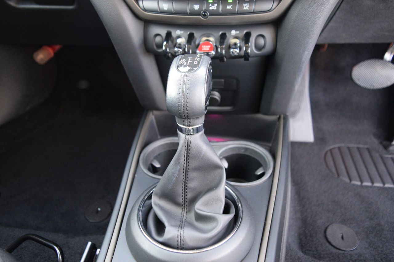 MINI COOPER D CROSSOVER.