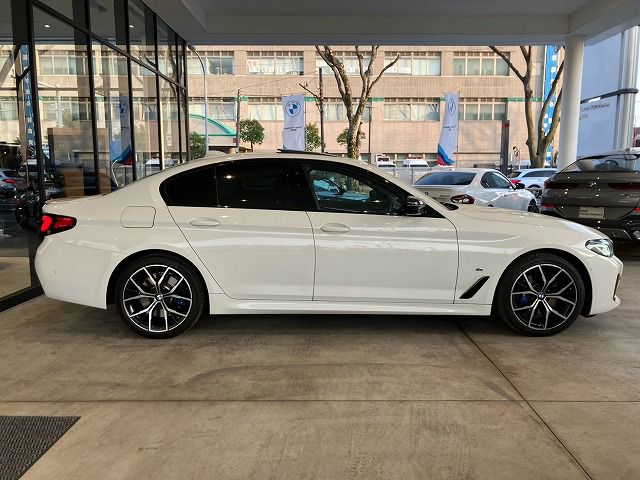 530e Sedan RHD