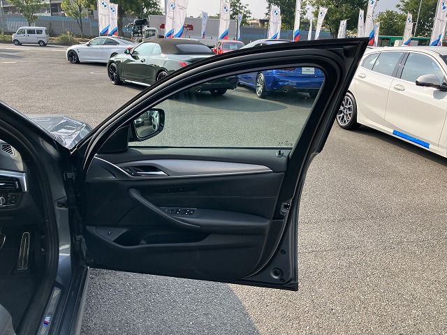 G20 320i Saloon RHD TU