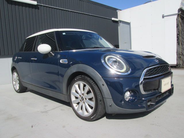 F55 COOPER S D(AT)