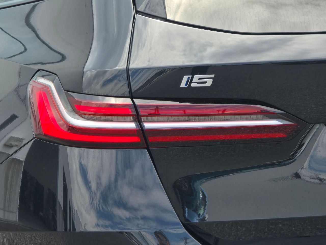 BMW i5 eDrive40 M Sport RHD