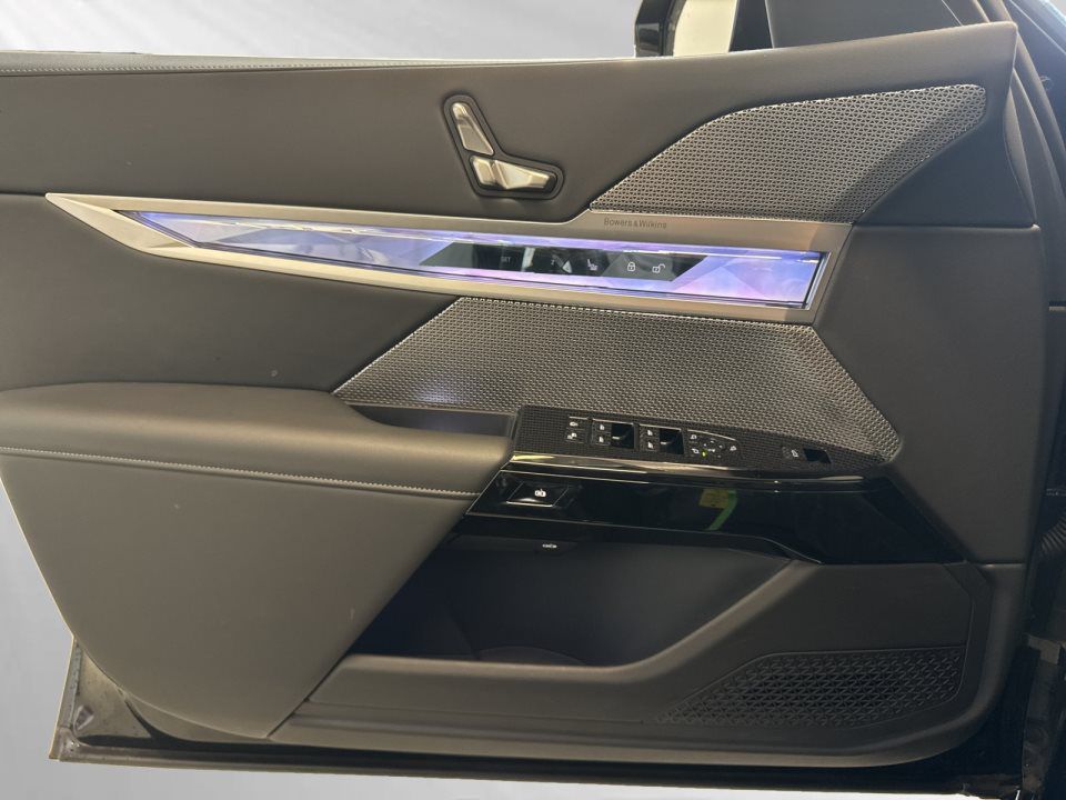 BMW 740