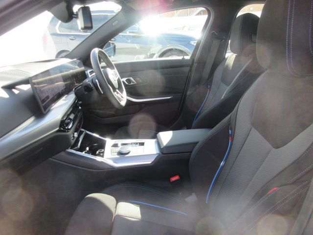 320d xDrive Berline RHD