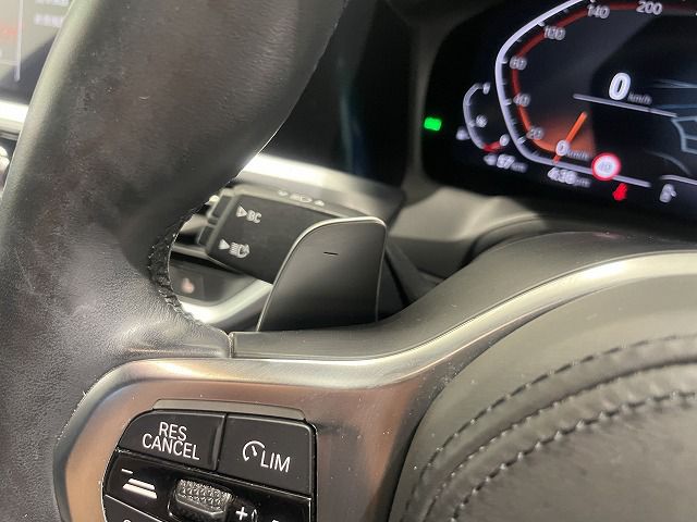 G21 320i RHD