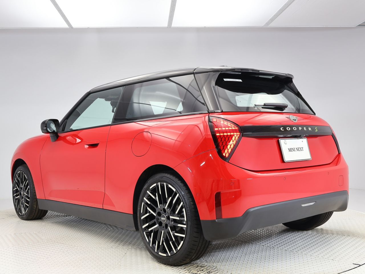 J01 MINI Cooper SE
