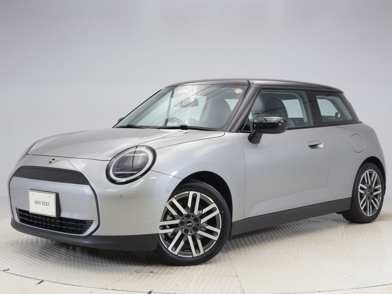 THE NEW ALL-ELECTRIC MINI COOPER E