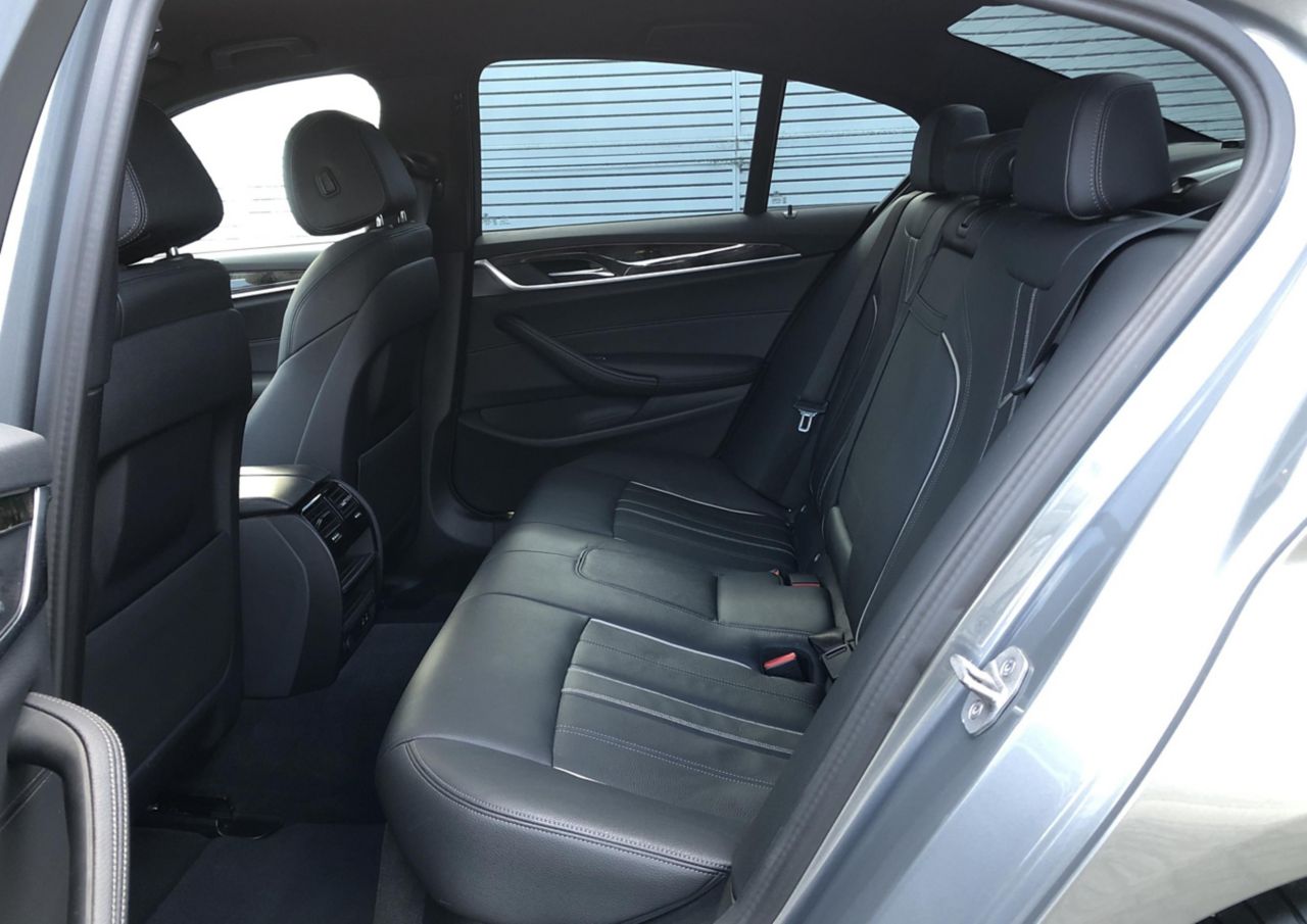 520d xDrive Sedan RHD