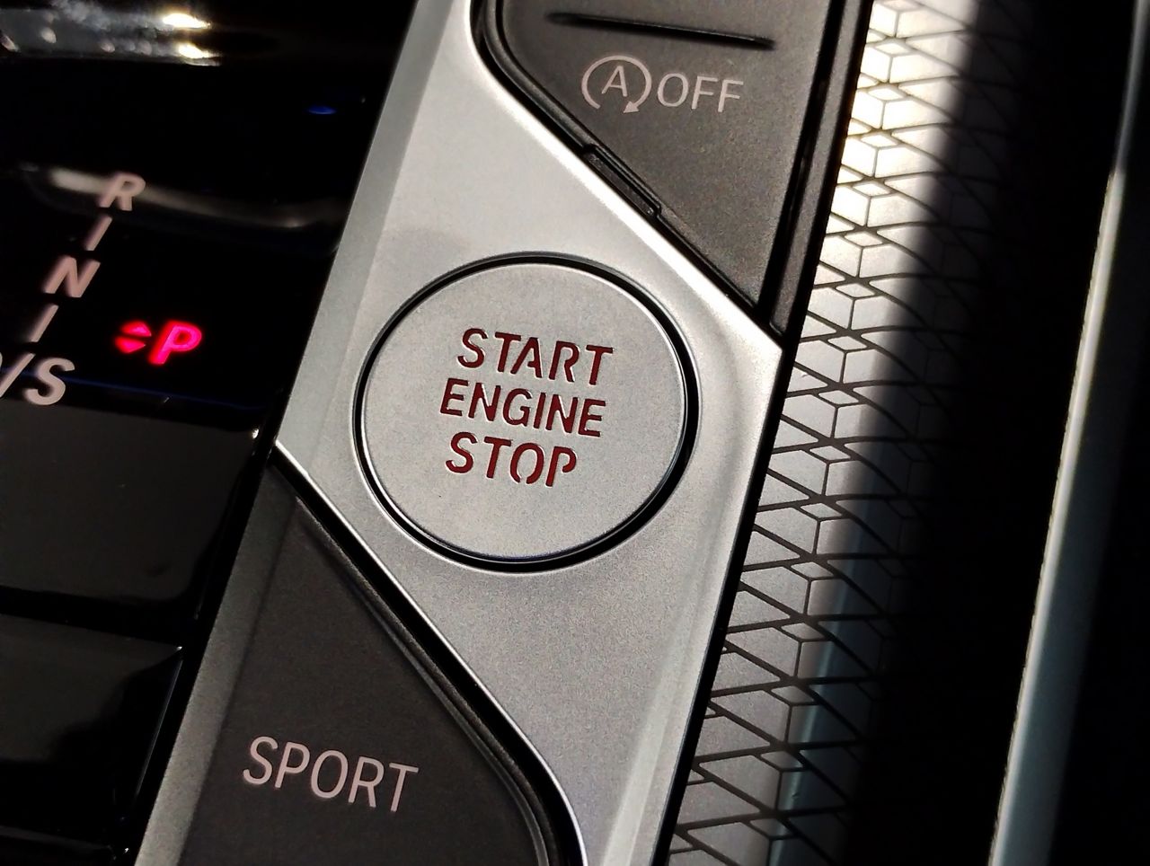 320d xDrive Berline RHD
