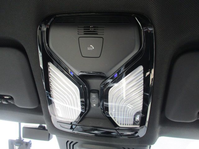 X* xDrive30d RHD