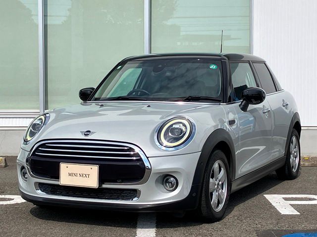 MINI COOPER 5 DOOR.