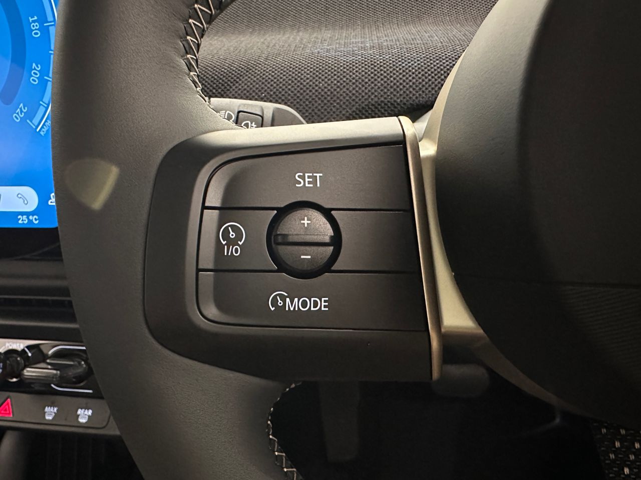 J01 MINI Cooper E