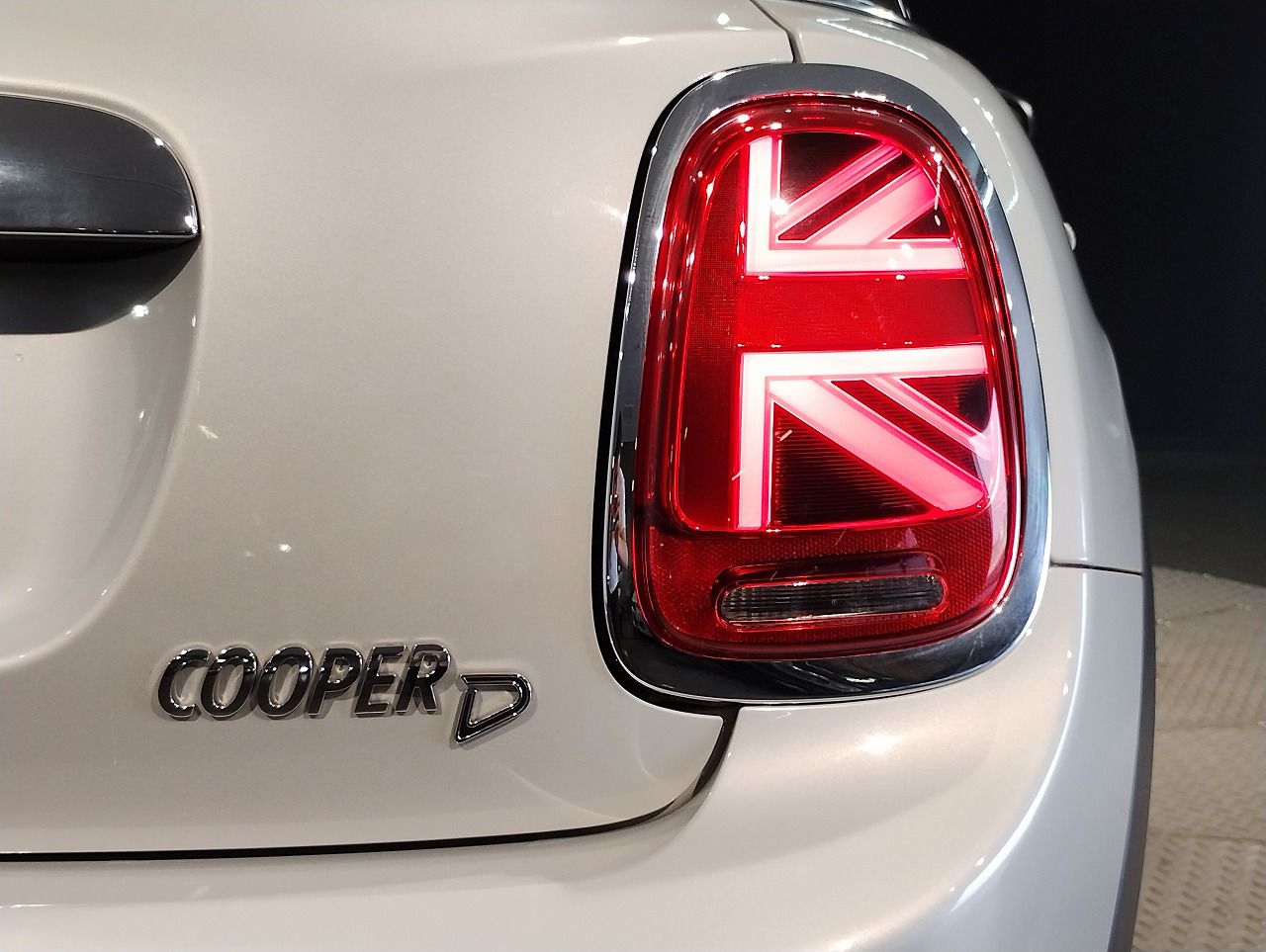 MINI F55 Cooper D 5dr Hatch LCI