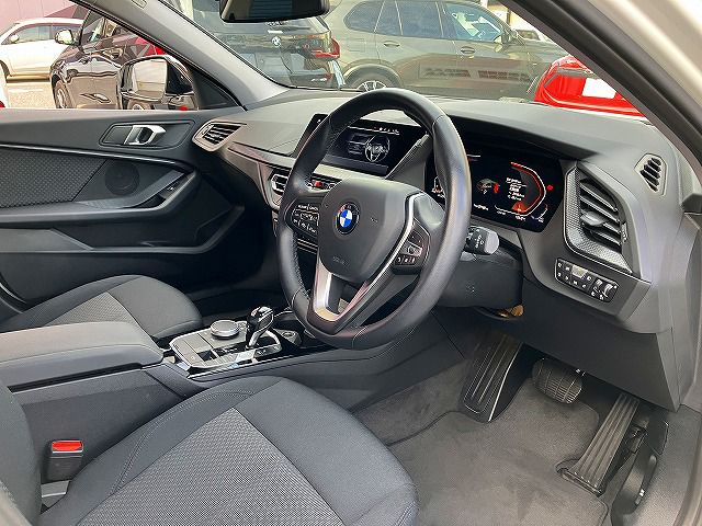 F40 118d Sports Hatch 5-door B47 2.0d