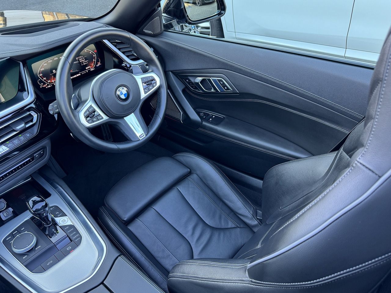 G29 Z4 M40i RHD