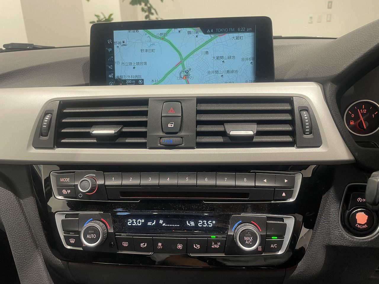 318I SEDAN RHD