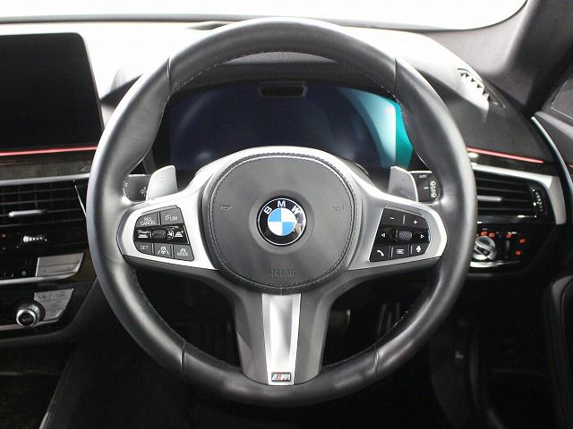 520d xDrive Touring RHD