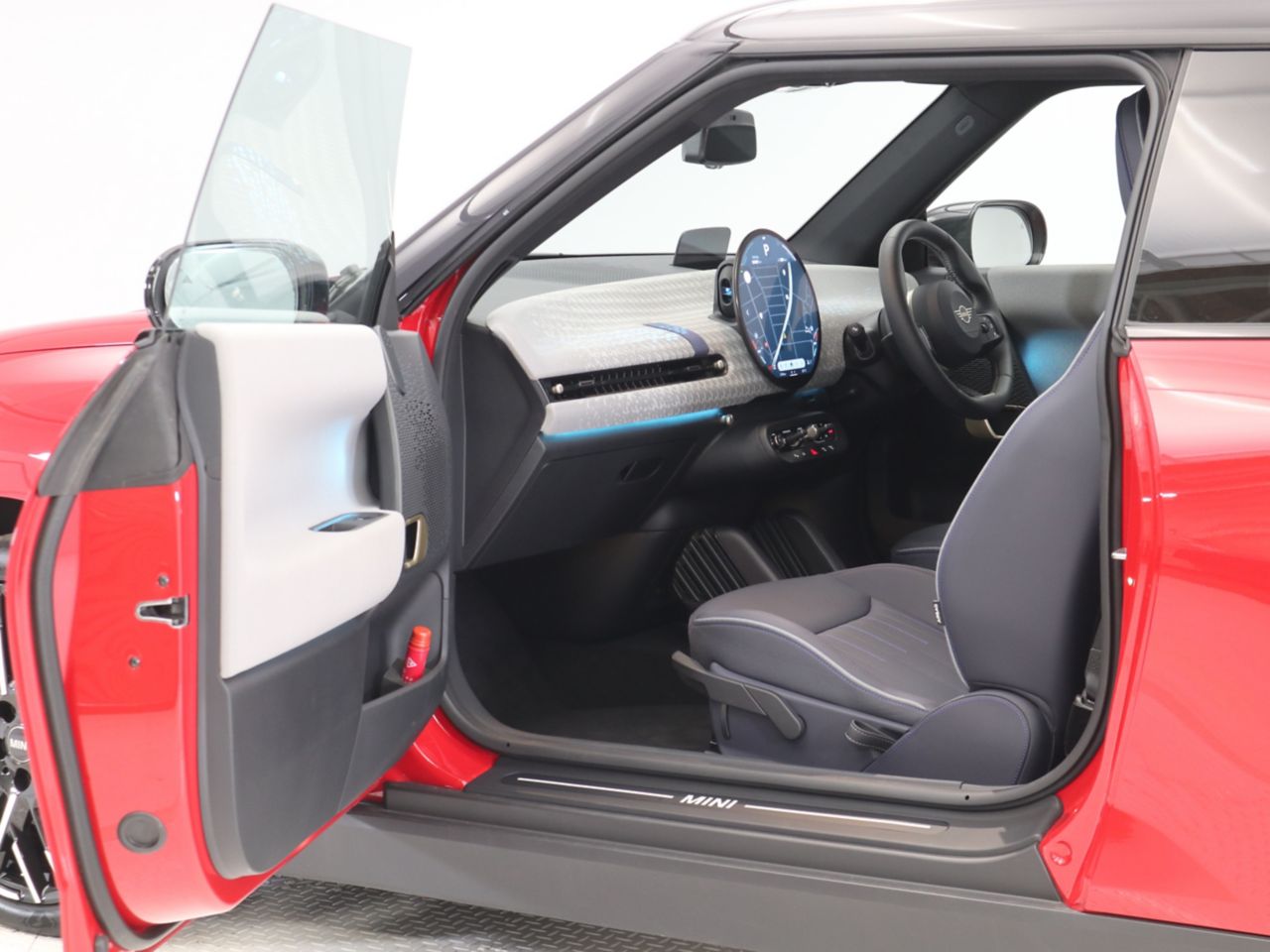 J01 MINI Cooper SE