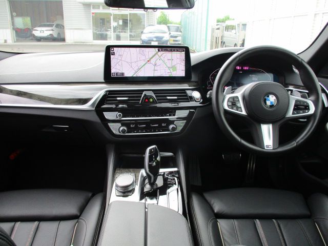 520d xDrive Sedan RHD