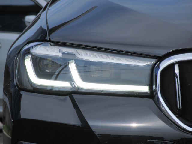 520d xDrive Sedan RHD