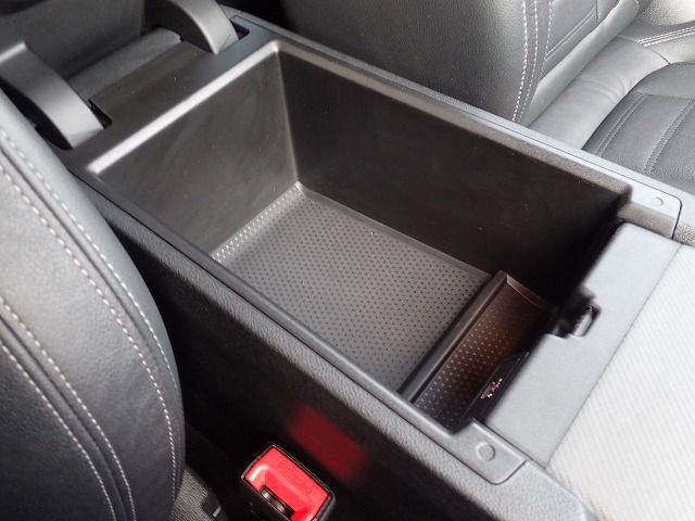 G20 330e Saloon RHD