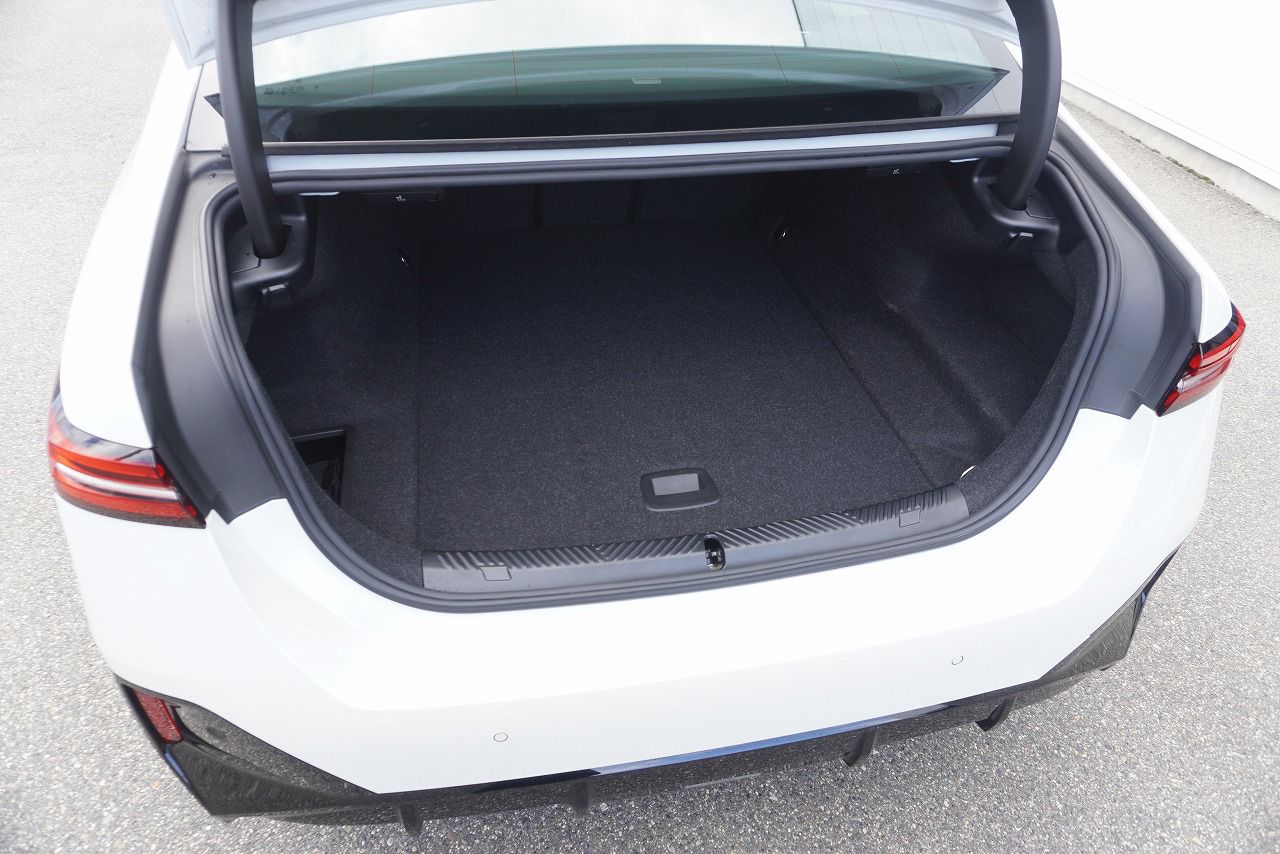 BMW i5 M60 xDrive Sedan RHD