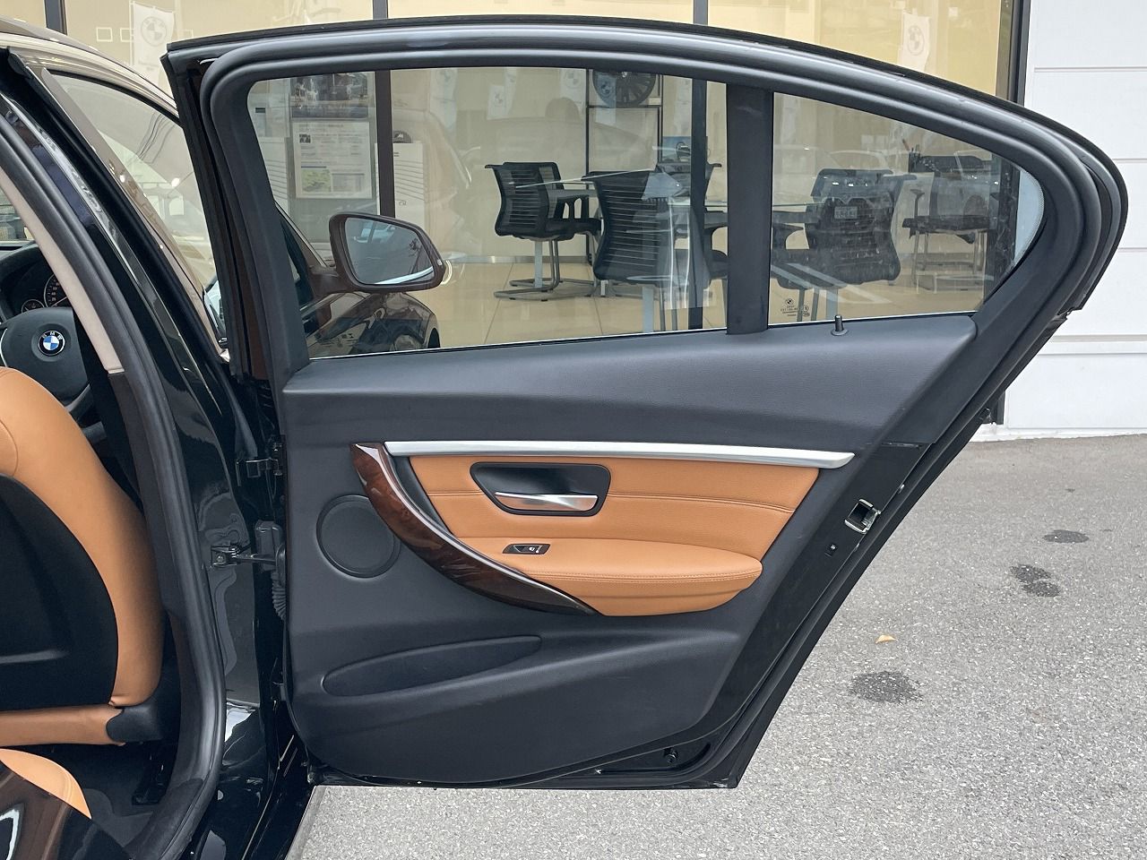 330E IPERFORMANCE SEDAN RHD