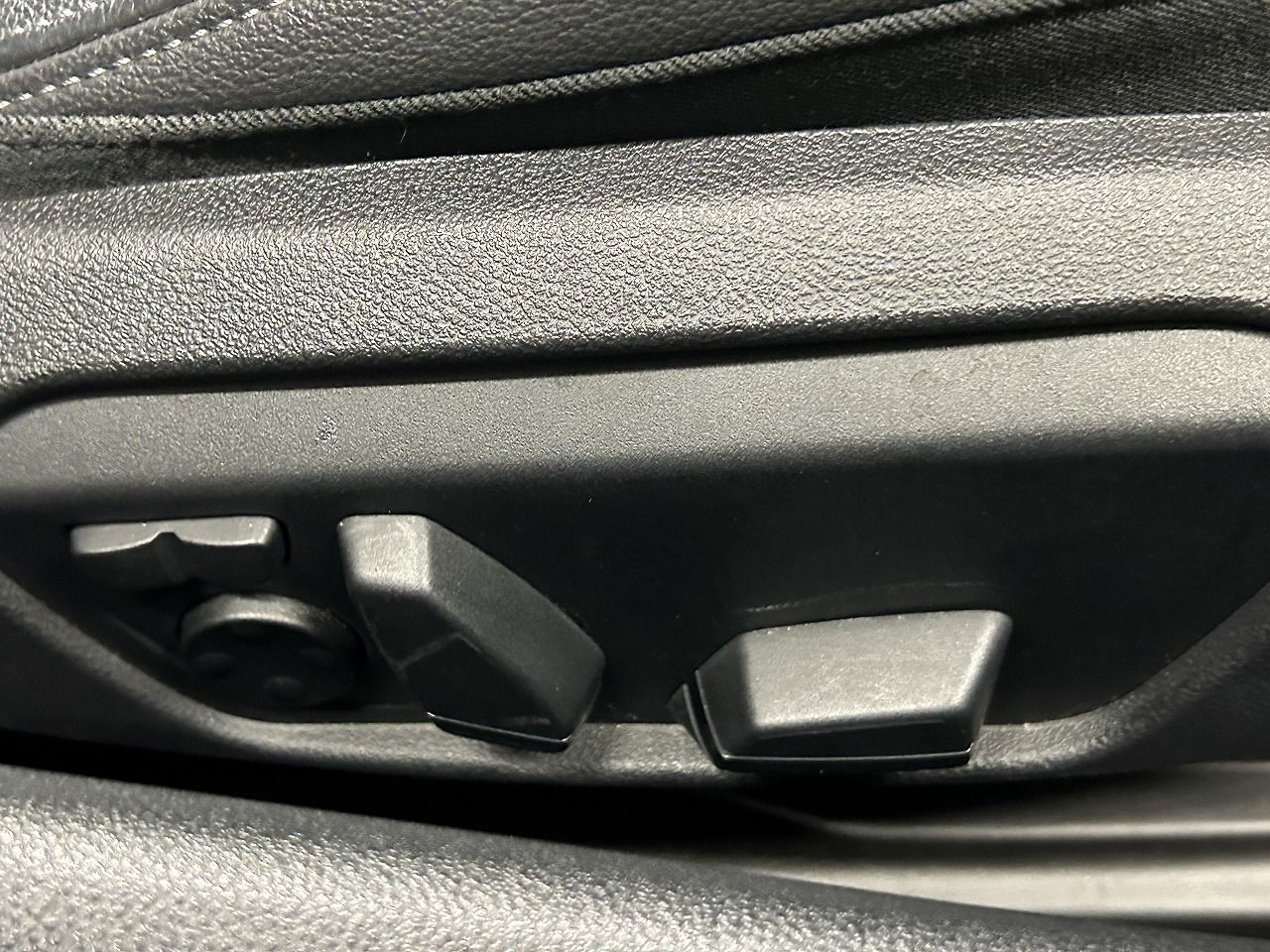 G29 z4 sDrive20i RHD