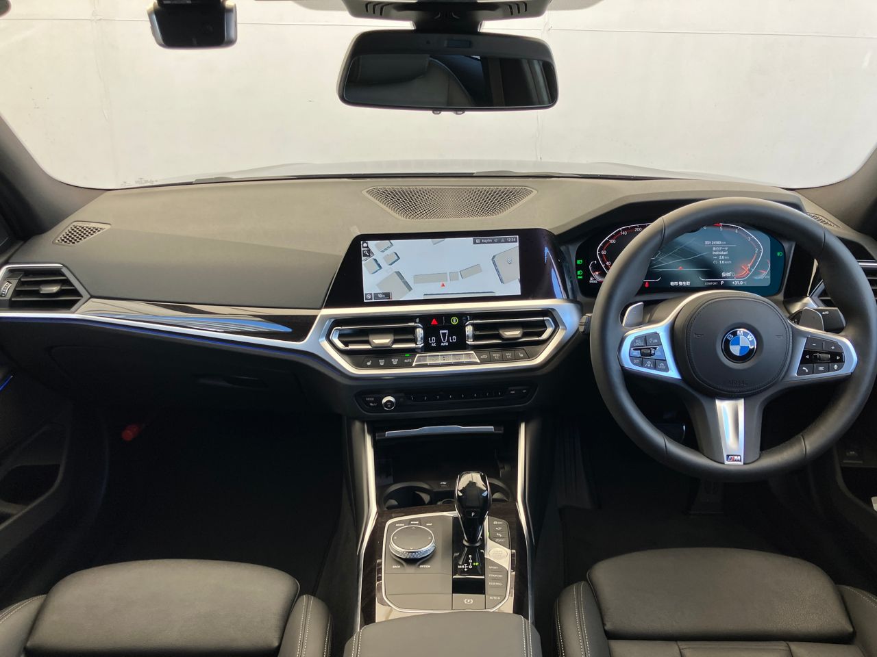 G20 320d xDrive RHD Saloon
