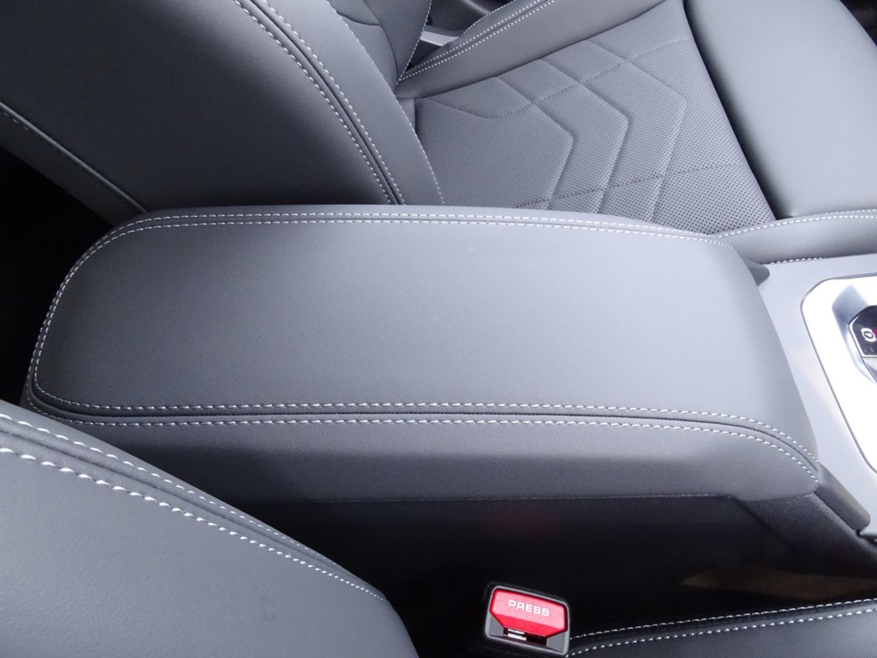 120 Sport Sports Hatch
