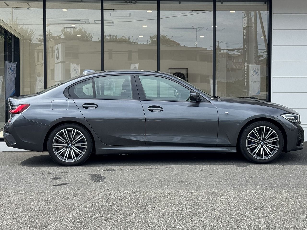 G20 330e Saloon RHD MX