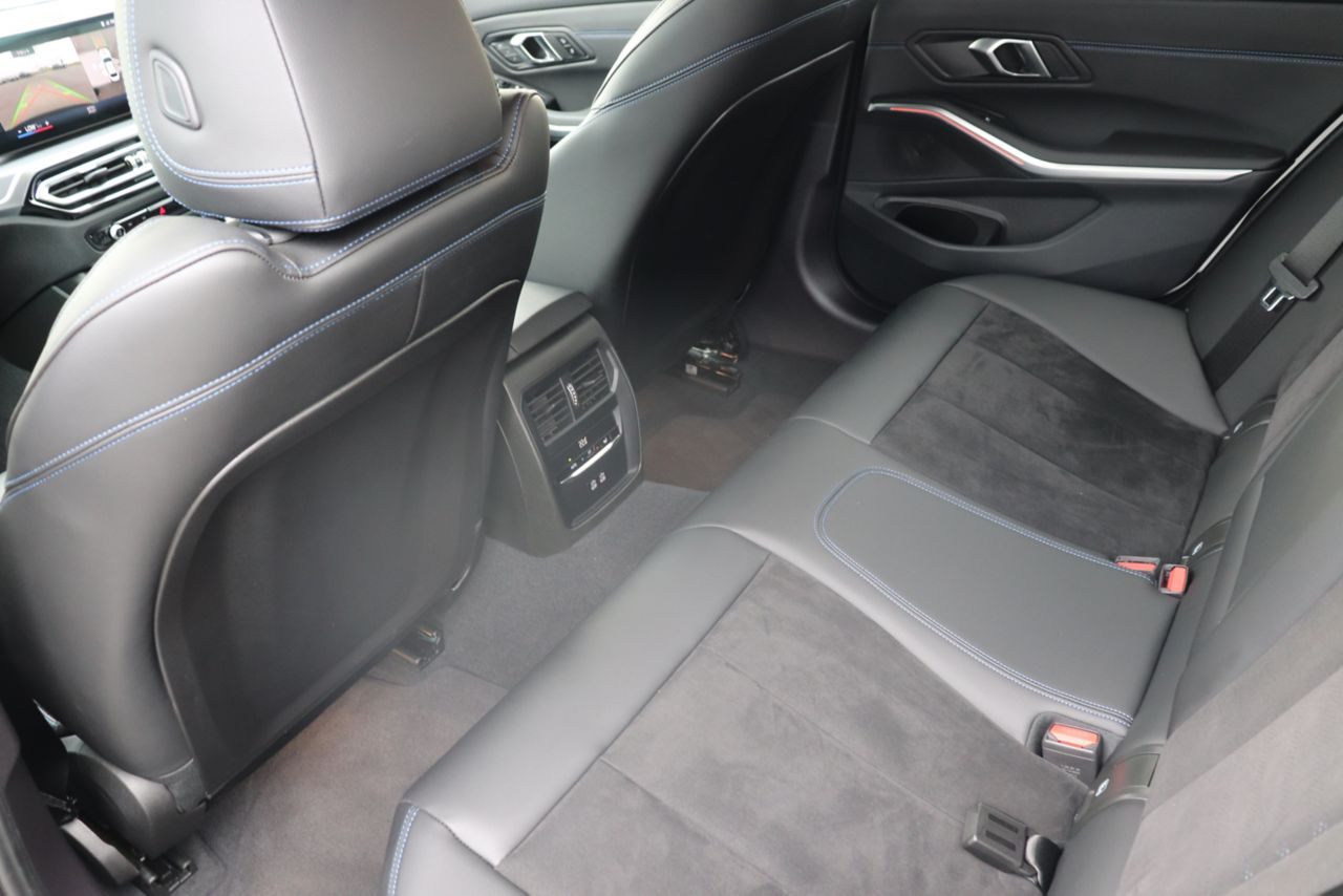 320d xDrive Berline RHD