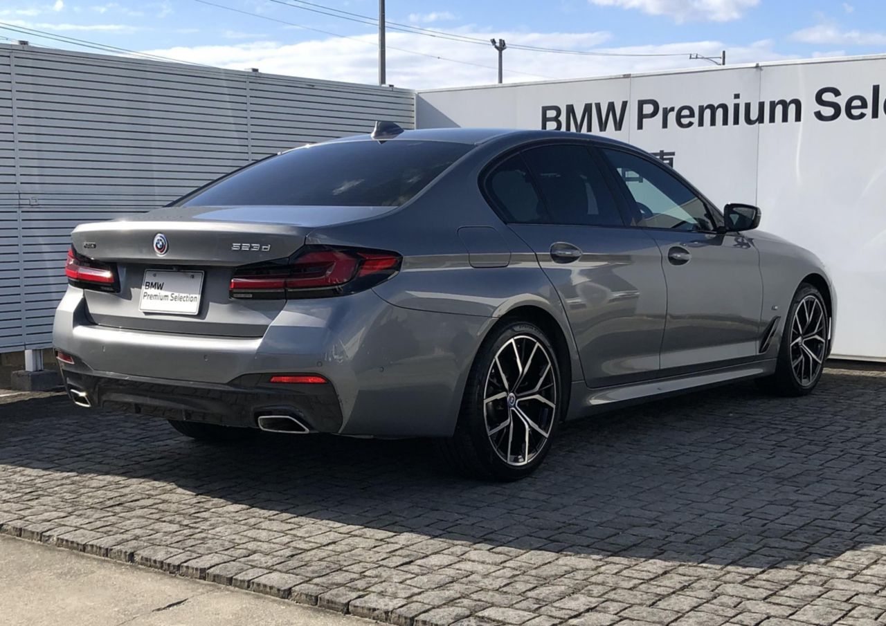 520d xDrive Sedan RHD