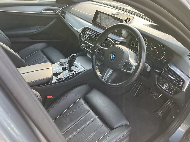 G20 320i Saloon RHD TU