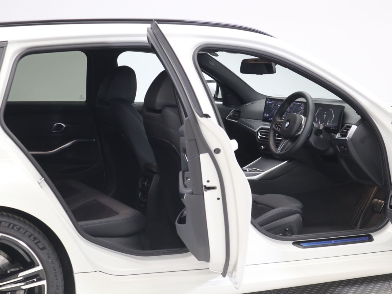 G21 320i Touring LCI RHD