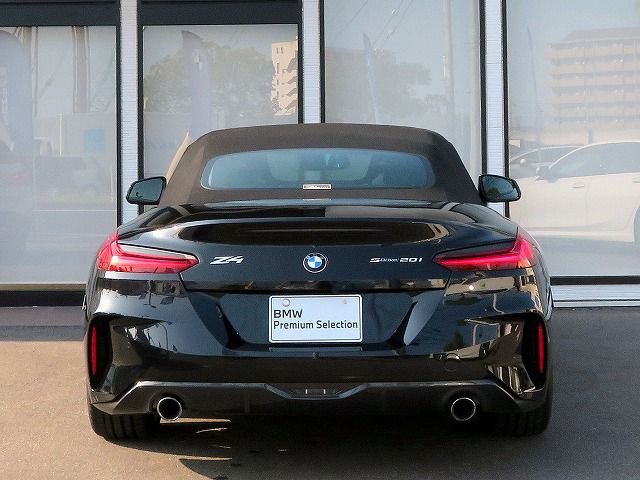 G29 z4 sDrive20i RHD