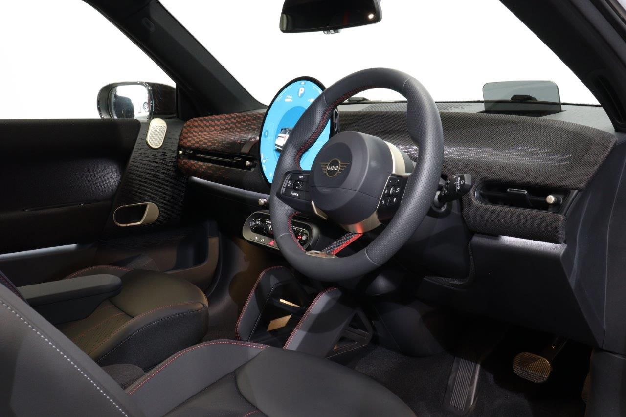 J01 MINI John Cooper Works Electric