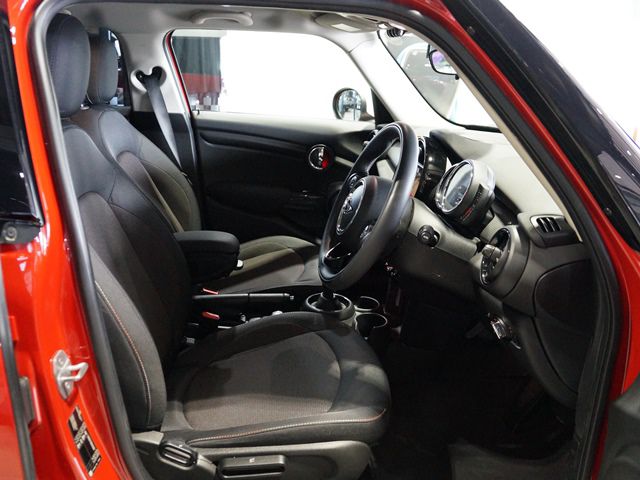 F55 MINI Cooper 5-Door Hatch LCI