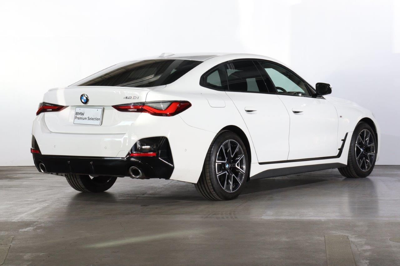 G** ***i G*** C**** ***