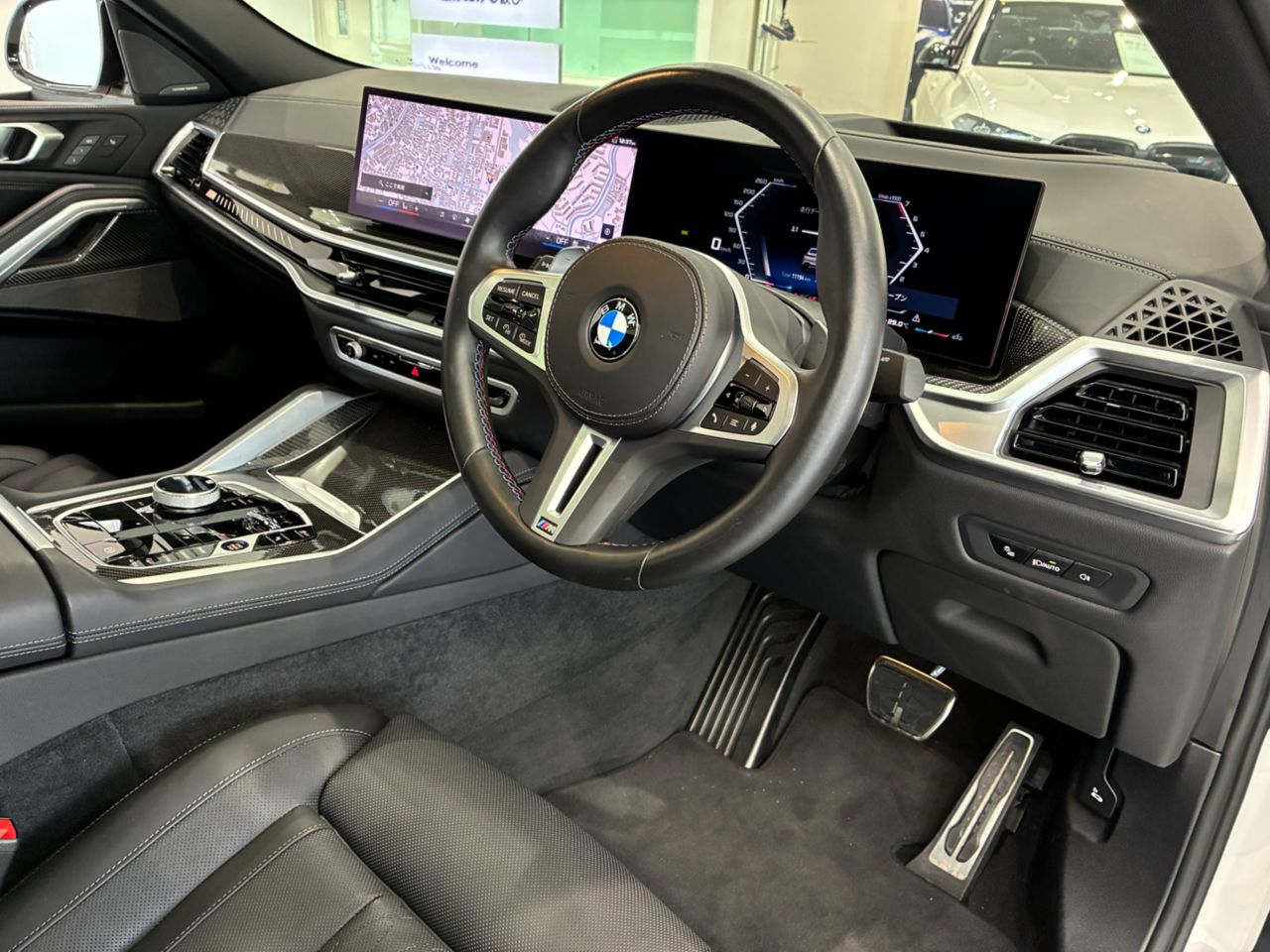 X6 M60i xDrive RHD