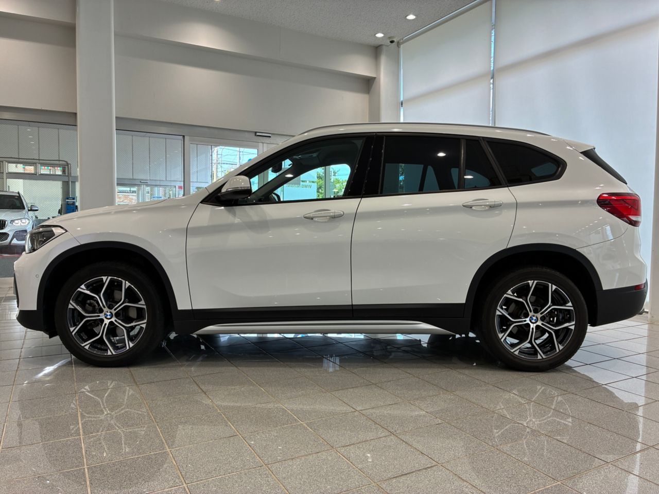 X1 sDrive18i RHD