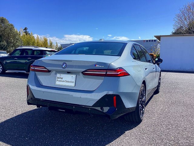 BMW i5 M60 xDrive Sedan RHD