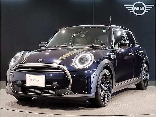 MINI COOPER 5 DOOR RESOLUTE EDITION.