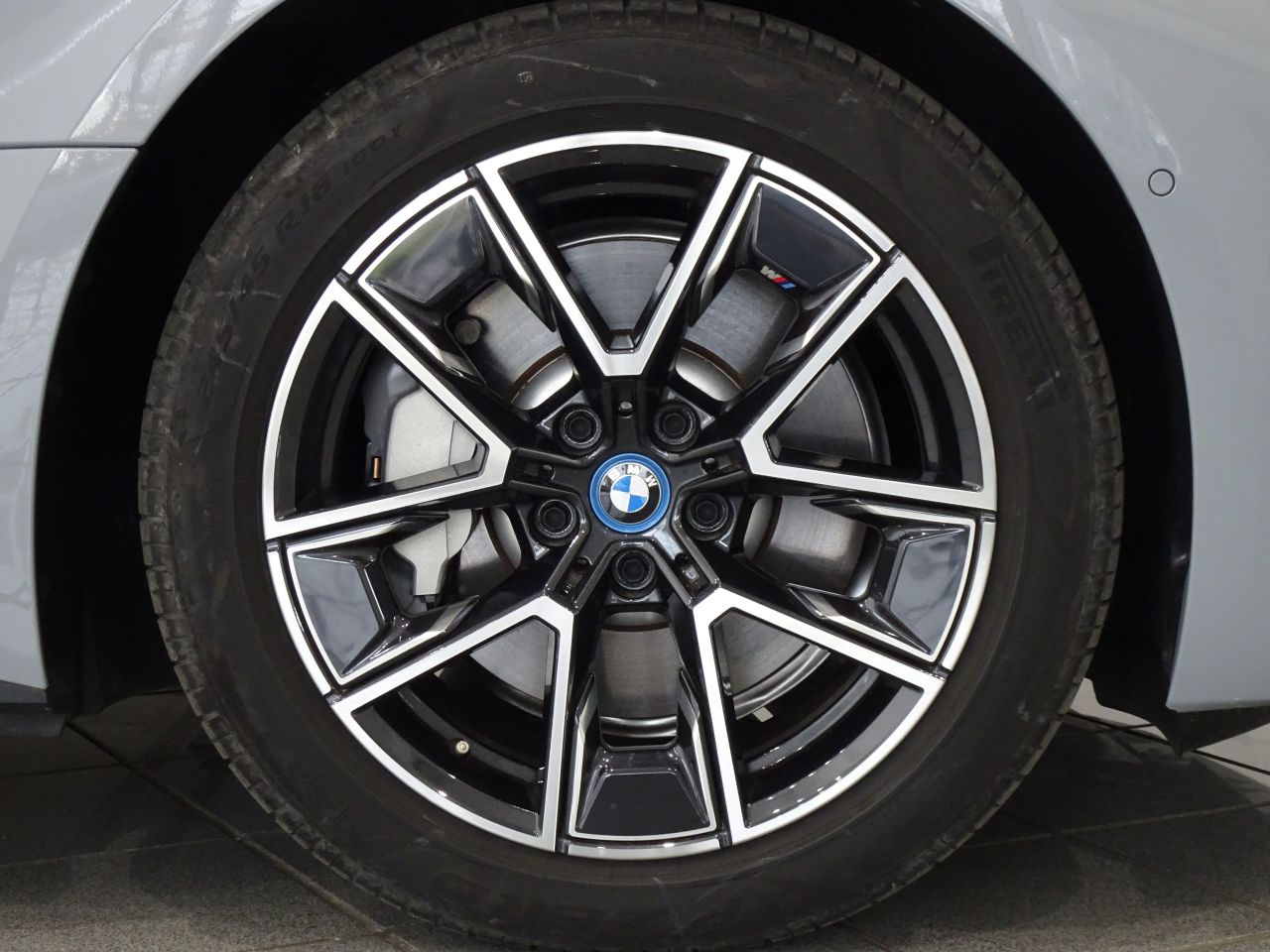 G26 i4 eDrive40 RHD