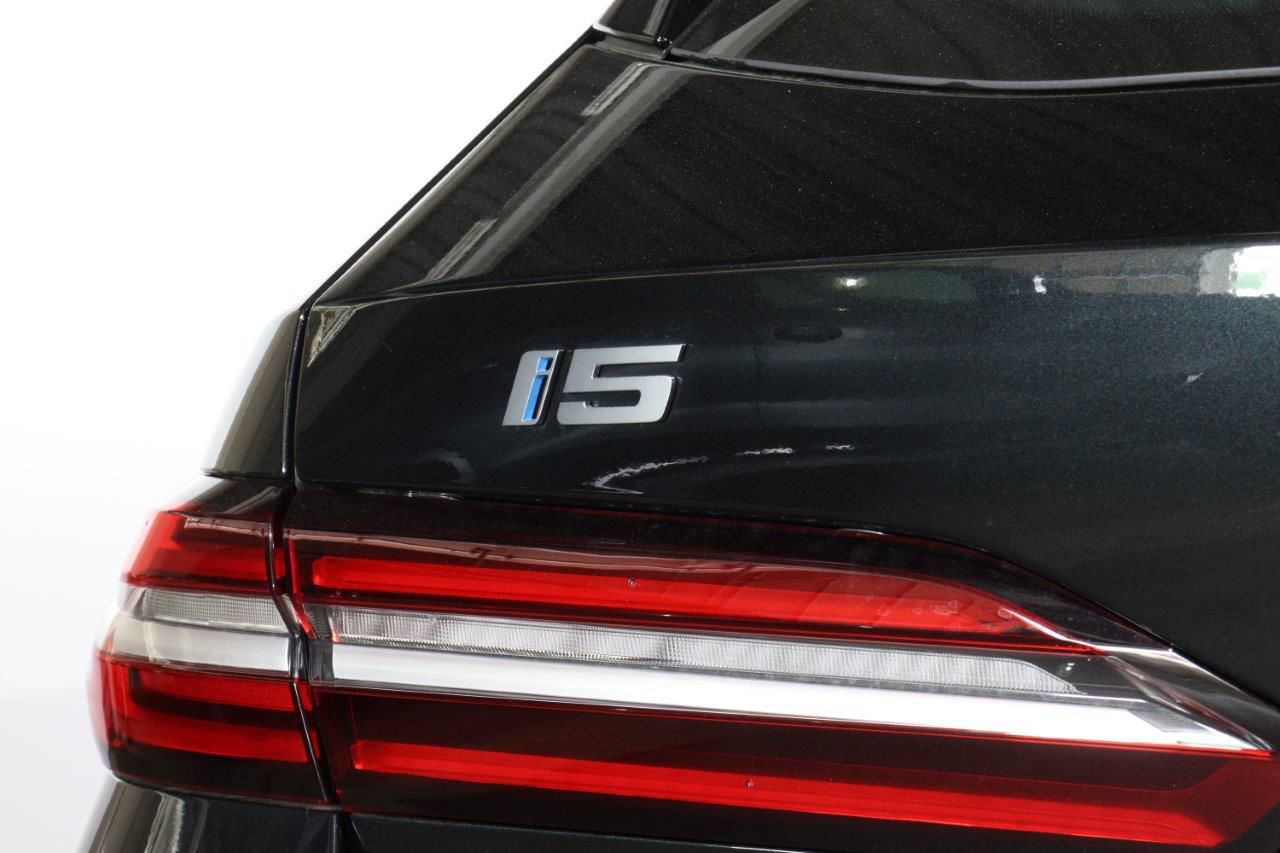 BMW i5 eDrive40 M Sport RHD